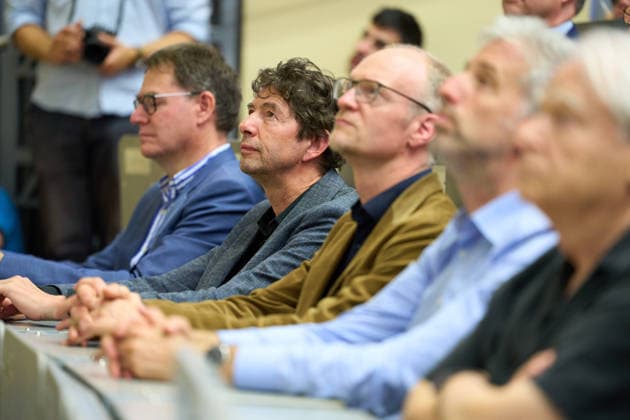 Tuebingen Christian Drosten erhaelt Auszeichnung Rede des Jahres 2025 der Universitaet Tübingen. Tuebingen 02.07.2026 Christian Drosten im Audimax, Neue Aula Tuebingen, 02.07.2026 *** Tübingen: Christian Drosten Receives the University of Tübingen’s Speech of the Year 2025 Award Tübingen, July 2, 2026 Christian Drosten in the Audimax, Neue Aula, Tübingen, July 2, 2026 Copyright: xEibner-Pressefoto ThomasxDingesx EP_TDS