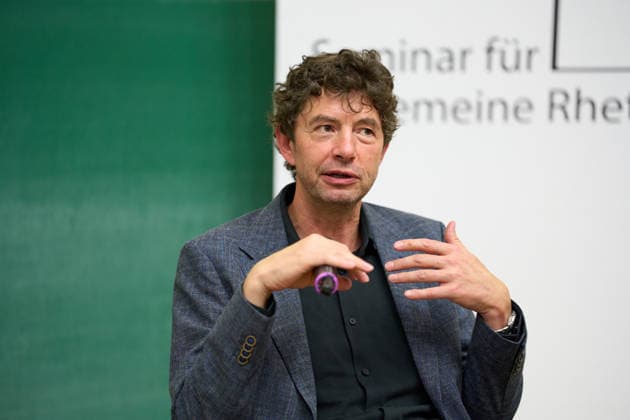 News Themen der Woche KW27 Tuebingen Christian Drosten erhaelt Auszeichnung Rede des Jahres 2025 der Universitaet Tübingen. Tuebingen 02.07.2026 Christian Drosten im Audimax, Neue Aula Tuebingen, 02.07.2026 *** Tübingen: Christian Drosten Receives the University of Tübingen’s Speech of the Year 2025 Award Tübingen, July 2, 2026 Christian Drosten in the Audimax, Neue Aula, Tübingen, July 2, 2026 Copyright: xEibner-Pressefoto ThomasxDingesx EP_TDS