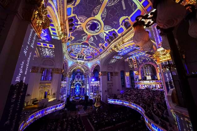 CNTV MICHEL- Innenansicht der Kirche LIcht Light Show Hamburg 02.07.2026 Die Hauptkirche St.Michaelis,dem Hamburger Michel erstrahlt fuer mehrere Monate in neuem Licht LUMINISCENCE Licht Show das einmalige 360Â° Illuminationserlebnis macht die Architektur des Michel hor und sichtbar und der Raumklang setzt die barocke Architektur bestens in Szene.Hauptkirche St. Michaelis Michel ist ein evangelischer Sakralbau in der Neustadt von Hamburg Hamburg Deutschland *** CNTV MICHEL Interior View of the Church Light Show Hamburg July 2, 2026 St. Michael’s Church, known as the Michel in Hamburg, will shine in a new light for several months during the LUMINISCENCE Light Show—a unique 360° illumination experience brings the architecture of the Miche