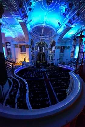 CNTV MICHEL- Innenansicht der Kirche LIcht Light Show Hamburg 02.07.2026 Die Hauptkirche St.Michaelis,dem Hamburger Michel erstrahlt fuer mehrere Monate in neuem Licht LUMINISCENCE Licht Show das einmalige 360Â° Illuminationserlebnis macht die Architektur des Michel hor und sichtbar und der Raumklang setzt die barocke Architektur bestens in Szene.Hauptkirche St. Michaelis Michel ist ein evangelischer Sakralbau in der Neustadt von Hamburg Hamburg Deutschland *** CNTV MICHEL Interior View of the Church Light Show Hamburg July 2, 2026 St. Michael’s Church, known as the Michel in Hamburg, will shine in a new light for several months during the LUMINISCENCE Light Show—a unique 360° illumination experience brings the architecture of the Miche