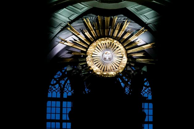 CNTV MICHEL- Innenansicht der Kirche LIcht Light Show Hamburg 02.07.2026 Die Hauptkirche St.Michaelis,dem Hamburger Michel erstrahlt fuer mehrere Monate in neuem Licht LUMINISCENCE Licht Show das einmalige 360Â° Illuminationserlebnis macht die Architektur des Michel hor und sichtbar und der Raumklang setzt die barocke Architektur bestens in Szene.Hauptkirche St. Michaelis Michel ist ein evangelischer Sakralbau in der Neustadt von Hamburg Hamburg Deutschland *** CNTV MICHEL Interior View of the Church Light Show Hamburg July 2, 2026 St. Michael’s Church, known as the Hamburg Michel, will shine in a new light for several months during the LUMINISCENCE Light Show—a unique 360° illumination experience brings the architecture of the Michel to
