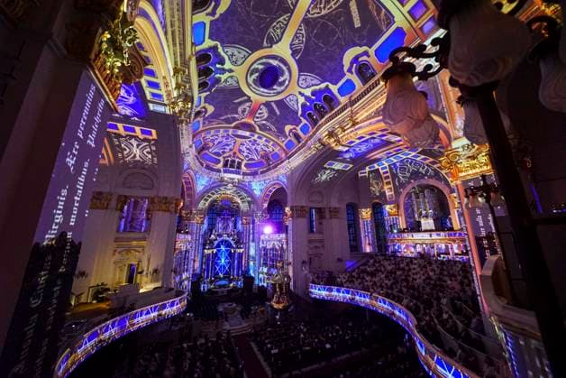 CNTV MICHEL- Innenansicht der Kirche LIcht Light Show Hamburg 02.07.2026 Die Hauptkirche St.Michaelis,dem Hamburger Michel erstrahlt fuer mehrere Monate in neuem Licht LUMINISCENCE Licht Show das einmalige 360Â° Illuminationserlebnis macht die Architektur des Michel hor und sichtbar und der Raumklang setzt die barocke Architektur bestens in Szene.Hauptkirche St. Michaelis Michel ist ein evangelischer Sakralbau in der Neustadt von Hamburg Hamburg Deutschland *** CNTV MICHEL Interior View of the Church Light Show Hamburg July 2, 2026 St. Michael’s Church, known as the Hamburg Michel, will shine in a new light for several months during the LUMINISCENCE Light Show—a unique 360° illumination experience brings the architecture of the Michel to