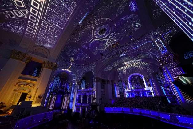 CNTV MICHEL- Innenansicht der Kirche LIcht Light Show Hamburg 02.07.2026 Die Hauptkirche St.Michaelis,dem Hamburger Michel erstrahlt fuer mehrere Monate in neuem Licht LUMINISCENCE Licht Show das einmalige 360Â° Illuminationserlebnis macht die Architektur des Michel hor und sichtbar und der Raumklang setzt die barocke Architektur bestens in Szene.Hauptkirche St. Michaelis Michel ist ein evangelischer Sakralbau in der Neustadt von Hamburg Hamburg Deutschland *** CNTV MICHEL Interior View of the Church Light Show Hamburg July 2, 2026 St. Michael’s Church, known as the Hamburg Michel, will shine in a new light for several months during the LUMINISCENCE Light Show—a unique 360° illumination experience brings the architecture of the Michel to