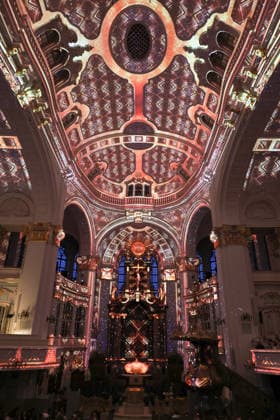 Luminiscence - die immersive Sound- und Lichtshow feiert Premiere in der Hauptkirche St. Michaelis am 2.7.2026, die barocke Architektur im Michel wird in der Nacht durch Licht und Musik in einen atemberaubenden Raum verwandelt, Ben Becker ist der Erzähler, der die Zuschauer mitnimmt auf eine Reise durch die wechselvolle Geschichte des Michels. Die Show soll viermal in der Woche bis September zu sehen sein *** Luminiscence, the immersive sound and light show, will premiere at St. Michael’s Main Church on July 2, 2026. At night, the baroque architecture of St. Michael’s will be transformed into a breathtaking space through light and music, Ben Becker is the narrator who takes the audience on a journey through the eventful history of St. M