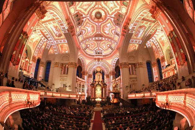 Luminiscence - die immersive Sound- und Lichtshow feiert Premiere in der Hauptkirche St. Michaelis am 2.7.2026, die barocke Architektur im Michel wird in der Nacht durch Licht und Musik in einen atemberaubenden Raum verwandelt, Ben Becker ist der Erzähler, der die Zuschauer mitnimmt auf eine Reise durch die wechselvolle Geschichte des Michels. Die Show soll viermal in der Woche bis September zu sehen sein *** Luminiscence, the immersive sound and light show, will premiere at St. Michael’s Main Church on July 2, 2026. At night, the baroque architecture of St. Michael’s will be transformed into a breathtaking space through light and music, Ben Becker is the narrator who takes the audience on a journey through the eventful history of St. M