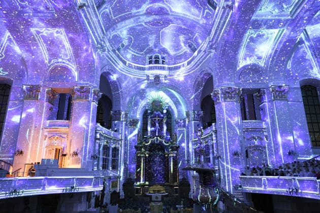 Luminiscence - die immersive Sound- und Lichtshow feiert Premiere in der Hauptkirche St. Michaelis am 2.7.2026, die barocke Architektur im Michel wird in der Nacht durch Licht und Musik in einen atemberaubenden Raum verwandelt, Ben Becker ist der Erzähler, der die Zuschauer mitnimmt auf eine Reise durch die wechselvolle Geschichte des Michels. Die Show soll viermal in der Woche bis September zu sehen sein *** Luminiscence, the immersive sound and light show, will premiere at St. Michael’s Main Church on July 2, 2026. At night, the baroque architecture of St. Michael’s will be transformed into a breathtaking space through light and music, Ben Becker is the narrator who takes the audience on a journey through the eventful history of St. M
