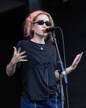 July 2, 2026, Milwaukee, Wisconsin, U.S: Musician BLONDSHELL (SABRINA MAE TEITELBAUM) during the Summerfest Music Festival in Milwaukee, Wisconsin Milwaukee U.S  - ZUMAs135 20260702_zap_s135_026 Copyright: xDanielxDeSloverx
