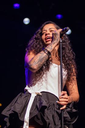 July 2, 2026, Milwaukee, Wisconsin, U.S: Singer ELLA MAI during the Summerfest Music Festival in Milwaukee, Wisconsin Milwaukee U.S  - ZUMAs135 20260702_zap_s135_068 Copyright: xDanielxDeSloverx