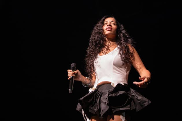 July 2, 2026, Milwaukee, Wisconsin, U.S: Singer ELLA MAI during the Summerfest Music Festival in Milwaukee, Wisconsin Milwaukee U.S  - ZUMAs135 20260702_zap_s135_082 Copyright: xDanielxDeSloverx