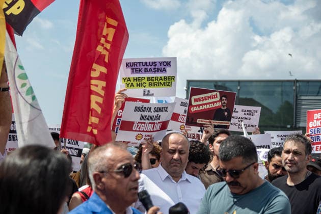 July 3, 2026, Istanbul, Istanbul, Turkey: Stand-up comedian Deniz Goktas was brought to the Istanbul Courthouse in Caglayan after being detained over his stand-up show published on YouTube. Political parties, labor unions, civil society organizations, fellow artists and supporters gathered outside the courthouse and held a press statement calling for his release and defending freedom of expression. Istanbul Turkey - ZUMAt171 20260703_zip_t171_009 Copyright: xAbdullahxTepelix