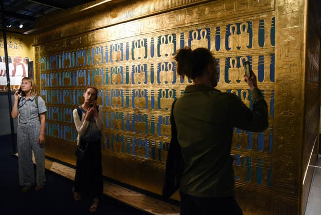Toutankhamon Reconstruction Spectacular At Porte du Versailles - Paris Toutankhamon, Reconstition spectacular his tomb and his treasures of Pharaon at Porte du Versailles in Paris, France on July 2, 2026. Photo by Alain Apaydin ABACAPRESS.COM Paris Ile-de-France France  Copyright: xApaydinxAlain ABACAx