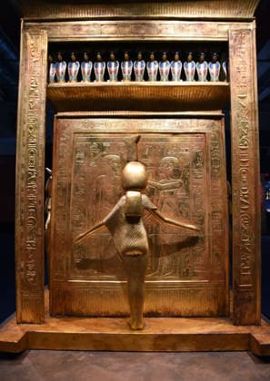 Toutankhamon Reconstruction Spectacular At Porte du Versailles - Paris Toutankhamon, Reconstition spectacular his tomb and his treasures of Pharaon at Porte du Versailles in Paris, France on July 2, 2026. Photo by Alain Apaydin ABACAPRESS.COM Paris Ile-de-France France  Copyright: xApaydinxAlain ABACAx