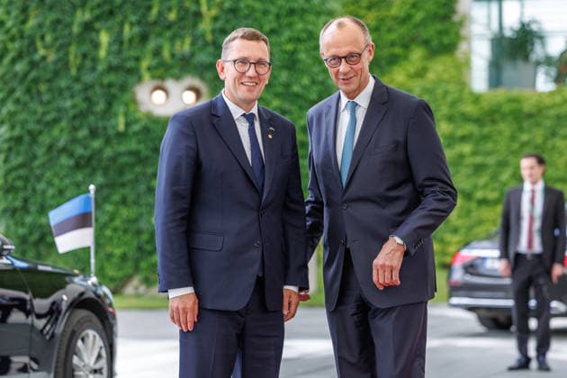 Pressebegegnung des BK mit den Staats- und Regierungschefs der drei baltischen Staaten im Bundeskanzleramt in Berlin am 03.07.2026. Bundeskanzler Friedrich Merz (CDU) begruesst Kristen Michal Premierminister von Estland. Berlin Berlin Deutschland Kanzleramt *** Press conference held by the Federal Chancellor with the heads of state and government of the three Baltic states at the Federal Chancellery in Berlin on July 3, 2026. Federal Chancellor Friedrich Merz (CDU) welcomes Kristen Michal, Prime Minister of Estonia. Berlin, Berlin, Germany, Federal Chancellery