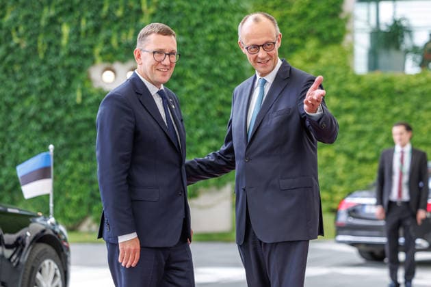Pressebegegnung des BK mit den Staats- und Regierungschefs der drei baltischen Staaten im Bundeskanzleramt in Berlin am 03.07.2026. Bundeskanzler Friedrich Merz (CDU) begruesst Kristen Michal Premierminister von Estland. Berlin Berlin Deutschland Kanzleramt *** Press conference held by the Federal Chancellor with the heads of state and government of the three Baltic states at the Federal Chancellery in Berlin on July 3, 2026. Federal Chancellor Friedrich Merz (CDU) welcomes Kristen Michal, Prime Minister of Estonia. Berlin, Berlin, Germany, Federal Chancellery
