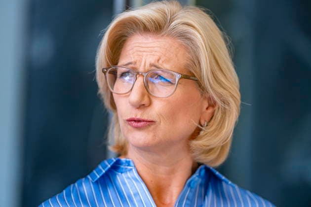 Zum Sommergespräch trifft sich Saarlands Ministerpräsidentiun Anke Rehlinger (SPD) in Saarbrücken am Freitag (3.7.2026) im Atrium der Staatskanzlei. *** Saarland s Minister President Anke Rehlinger (SPD) will meet in Saarbrücken on Friday, July 3, 2026, in the atrium of the State Chancellery for the Summer Forum. bub