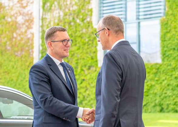 Edgars RinkÄ viÄs + Friedrich Merz - B3+1-Format im Bundeskanzleramt EUR, Deutschland, Berlin, 12.05.2026: Edgars RinkÄ viÄs + Friedrich Merz - B3+1-Format im Bundeskanzleramt. Bundeskanzler Friedrich Merz (CDU) empfängt die Staats- und Regierungschefs der drei baltischen Staaten Lettland, mit Staatspräsident Edgars RinkÄ viÄs, Estland, mit Ministerpräsident Kristen Michal, und Litauen, mit Staatspräsident Gitanas NausÄ—da, zu einem Treffen im sog. B3+1-Format im Bundeskanzleramt. Gesprächsthemen sind: NATO-Gipfel in Ankara, sicherheits- und verteidigungspolitische Themen sowie die weitere Unterstützung der Ukraine. *** Edgars Rinkevics and Friedrich Merz, B3 1 format, at the Federal Chancellery, EUR, Germany, Berlin, May 12, 2026