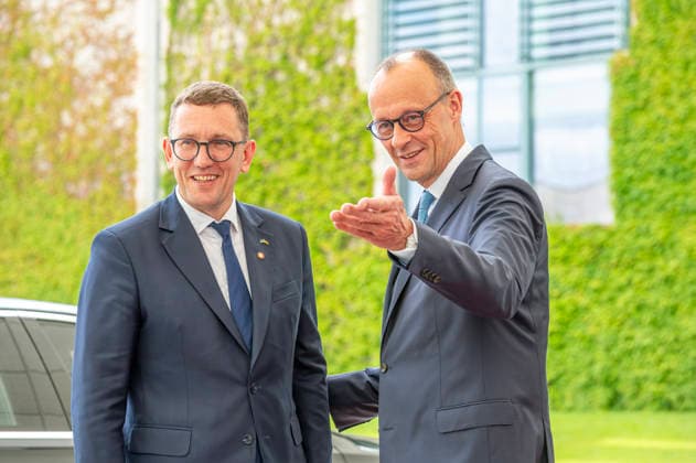 Edgars RinkÄ viÄs + Friedrich Merz - B3+1-Format im Bundeskanzleramt EUR, Deutschland, Berlin, 12.05.2026: Edgars RinkÄ viÄs + Friedrich Merz - B3+1-Format im Bundeskanzleramt. Bundeskanzler Friedrich Merz (CDU) empfängt die Staats- und Regierungschefs der drei baltischen Staaten Lettland, mit Staatspräsident Edgars RinkÄ viÄs, Estland, mit Ministerpräsident Kristen Michal, und Litauen, mit Staatspräsident Gitanas NausÄ—da, zu einem Treffen im sog. B3+1-Format im Bundeskanzleramt. Gesprächsthemen sind: NATO-Gipfel in Ankara, sicherheits- und verteidigungspolitische Themen sowie die weitere Unterstützung der Ukraine. *** Edgars Rinkevics and Friedrich Merz, B3 1 format, at the Federal Chancellery, EUR, Germany, Berlin, May 12, 2026