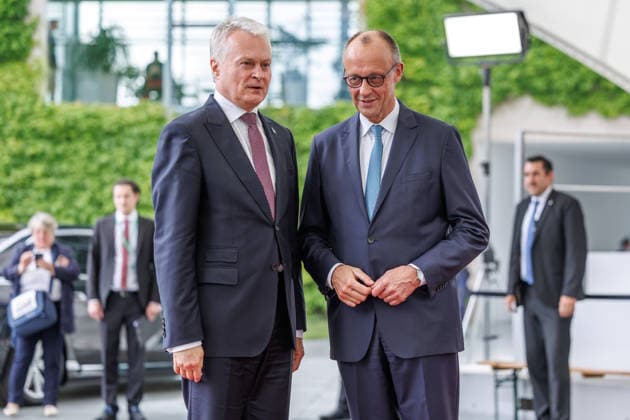 Pressebegegnung des BK mit den Staats- und Regierungschefs der drei baltischen Staaten im Bundeskanzleramt in Berlin am 03.07.2026. Bundeskanzler Friedrich Merz (CDU) begruesst Gitanas Nauseda Praesident von Litauen. . Berlin Berlin Deutschland Kanzleramt *** Press conference held by the Federal Chancellor with the heads of state and government of the three Baltic states at the Federal Chancellery in Berlin on July 3, 2026. Federal Chancellor Friedrich Merz (CDU) welcomes Gitanas Nauseda, President of Lithuania. Berlin, Germany, Federal Chancellery