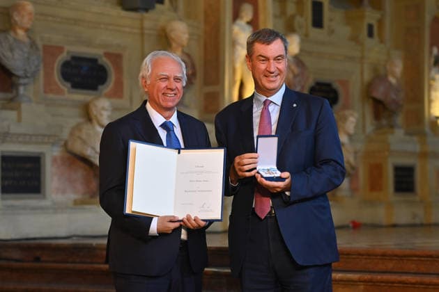 Bruno JONAS (Kabarettist) erhaelt von Markus SOEDER (Ministerpraesident Bayern und CSU Vorsitzender) den Bayerischen Verdienstorden. Verleihung Bayerischer Verdienstorden im Antiquariat der Residenz in Muenchen am 03.07.2026. *** Bruno JONAS, a cabaret artist, receives the Bavarian Order of Merit from Markus SOEDER, Minister-President of Bavaria and CSU Chairman. The award ceremony for the Bavarian Order of Merit took place at the Antiquariat der Residenz in Munich on July 3, 2026.