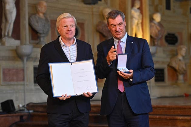 Oliver KAHN (Ex Fussballprofi) erhaelt von Markus SOEDER (Ministerpraesident Bayern und CSU Vorsitzender) den Bayerischen Verdienstorden. Verleihung Bayerischer Verdienstorden im Antiquariat der Residenz in Muenchen am 03.07.2026. *** Oliver KAHN, a former professional soccer player, receives the Bavarian Order of Merit from Markus SOEDER, Minister-President of Bavaria and Chairman of the CSU. The award ceremony for the Bavarian Order of Merit took place at the Antiquariat der Residenz in Munich on July 3, 2026.