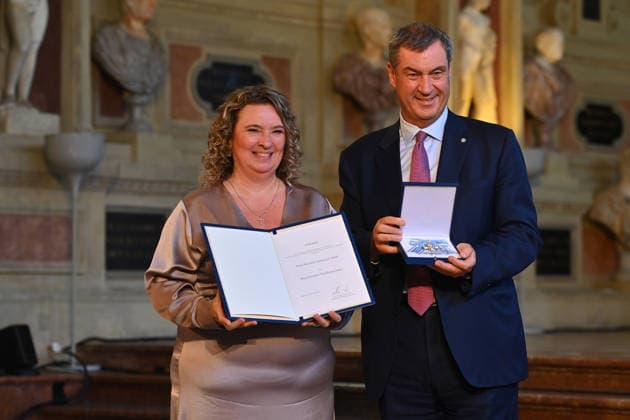 Kerstin SCHREYER erhaelt von Markus SOEDER (Ministerpraesident Bayern und CSU Vorsitzender) den Bayerischen Verdienstorden. Verleihung Bayerischer Verdienstorden im Antiquariat der Residenz in Muenchen am 03.07.2026. *** Kerstin SCHREYER receives the Bavarian Order of Merit from Markus SOEDER, Minister-President of Bavaria and CSU Chairman. The award ceremony for the Bavarian Order of Merit took place at the Antiquariat der Residenz in Munich on July 3, 2026.