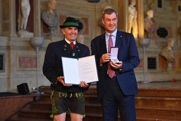 Thomas HUBER (Bergsteiger) erhaelt von Markus SOEDER (Ministerpraesident Bayern und CSU Vorsitzender) den Bayerischen Verdienstorden. Verleihung Bayerischer Verdienstorden im Antiquariat der Residenz in Muenchen am 03.07.2026. *** Thomas HUBER, a mountaineer, receives the Bavarian Order of Merit from Markus SOEDER, Minister-President of Bavaria and Chairman of the CSU. The award ceremony for the Bavarian Order of Merit took place at the Antiquariat der Residenz in Munich on July 3, 2026.