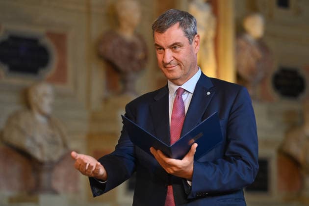 Markus SOEDER (Ministerpraesident Bayern und CSU Vorsitzender) Gestik,gibt Anweisungen, Einzelbild,angeschnittenes Einzelmotiv,Halbfigur,halbe Figur. Verleihung Bayerischer Verdienstorden im Antiquariat der Residenz in Muenchen am 03.07.2026. *** Markus SOEDER, Minister-President of Bavaria and CSU Chairman, gesturing and giving instructions; single frame, cropped close-up, half-length portrait. Awarding of the Bavarian Order of Merit at the Antiquariat der Residenz in Munich on July 3, 2026