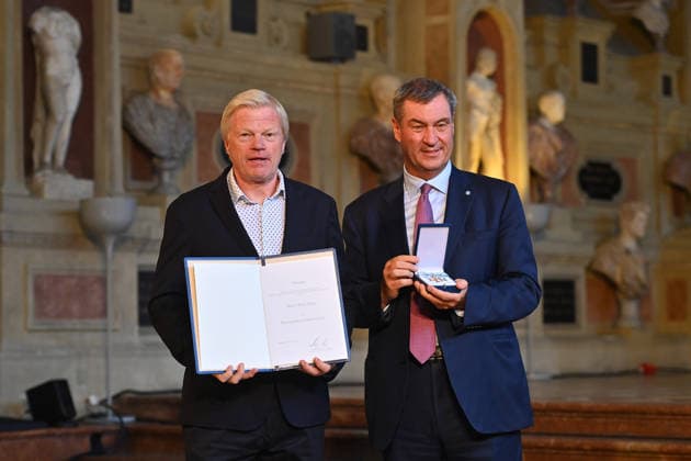 Oliver KAHN (Ex Fussballprofi) erhaelt von Markus SOEDER (Ministerpraesident Bayern und CSU Vorsitzender) den Bayerischen Verdienstorden. Verleihung Bayerischer Verdienstorden im Antiquariat der Residenz in Muenchen am 03.07.2026. *** Oliver KAHN, a former professional soccer player, receives the Bavarian Order of Merit from Markus SOEDER, Minister-President of Bavaria and CSU Chairman. The award ceremony for the Bavarian Order of Merit took place at the Antiquariat der Residenz in Munich on July 3, 2026.