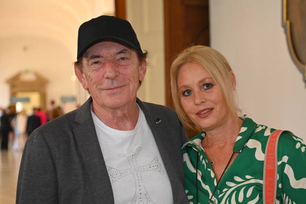 Stefan ZAUNER (Musiker,Saenger Muenchner Freiheit) und Petra Manuela. Verleihung Bayerischer Verdienstorden im Antiquariat der Residenz in Muenchen am 03.07.2026. *** Stefan ZAUNER, musician and singer with Muenchner Freiheit and Petra Manuela, received the Bavarian Order of Merit at the Antiquariat der Residenz in Munich on July 3, 2026