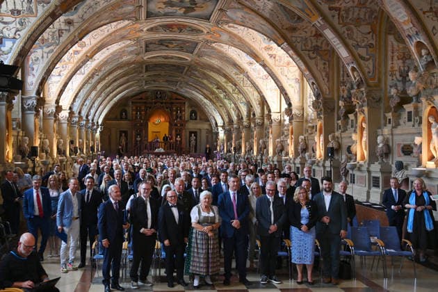 Uebersicht,Totale mit Gaesten. Verleihung Bayerischer Verdienstorden im Antiquariat der Residenz in Muenchen am 03.07.2026. *** Overview, Full Shot with Guests: Award Ceremony for the Bavarian Order of Merit at the Antiquariat der Residenz in Munich on July 3, 2026