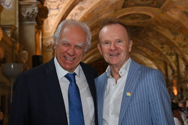 v.li:Bruno JONAS (Kabarettist) und Willy ASTOR (Muiker und Kabarettist). Verleihung Bayerischer Verdienstorden im Antiquariat der Residenz in Muenchen am 03.07.2026. *** From left: Bruno JONAS, cabaret artist, and Willy ASTOR, musician and cabaret artist. Award ceremony for the Bavarian Order of Merit at the Antiquariat der Residenz in Munich on July 3, 2026