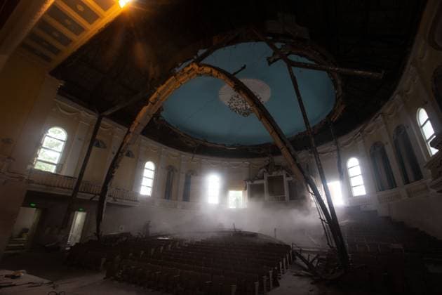 Russian Airstrike Damages Evangelical Church in Kramatorsk KRAMATORSK, DONETSK REGION, UKRAINE JULY 3, 2026: Damage is seen at the Good News Evangelical Church in Kramatorsk, Donetsk region, Ukraine, following a Russian airstrike that struck a residential area during the night of June 30, 2026. The church, housed in a former Soviet-era cinema, sustained significant damage in the attack. Kramatorsk Donetsk Ukraine Copyright: x xFranciscoxRichartxBarbeirax xJNAxPressx