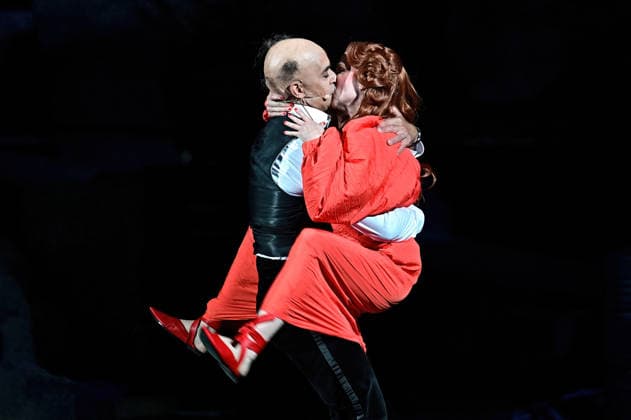 Bad Hersfelder Festspiele - Lysistrata . Schauspieler Bijan Zamani und Schauspielerin Kristin Steffen während der Fotoprobe zur Inszenierung Lysistrata im Rahmen der Bad Hersfelder Festspiele am 02.07.2026 in der Stiftsruine Bad Hersfeld. 20260702MWI132732 *** Bad Hersfeld Festival: Lysistrata —Actor Bijan Zamani and actress Kristin Steffen during the photo shoot for the production of Lysistrata as part of the Bad Hersfeld Festival on July 2, 2026, at the Stiftsruine in Bad Hersfeld 20260702MWI132732