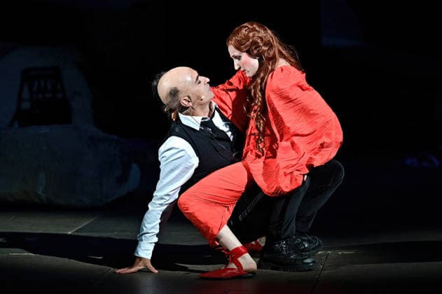 Bad Hersfelder Festspiele - Lysistrata . Schauspieler Bijan Zamani und Schauspielerin Kristin Steffen während der Fotoprobe zur Inszenierung Lysistrata im Rahmen der Bad Hersfelder Festspiele am 02.07.2026 in der Stiftsruine Bad Hersfeld. 20260702MWI132737 *** Bad Hersfeld Festival: Lysistrata —Actor Bijan Zamani and actress Kristin Steffen during the photo shoot for the production of Lysistrata as part of the Bad Hersfeld Festival on July 2, 2026, at the Stiftsruine in Bad Hersfeld 20260702MWI132737