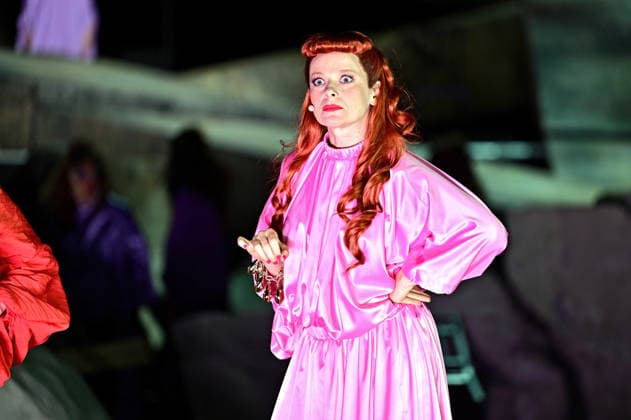 Bad Hersfelder Festspiele - Lysistrata . Schauspielerin Varia Linnea Sjöström während der Fotoprobe zur Inszenierung Lysistrata im Rahmen der Bad Hersfelder Festspiele am 02.07.2026 in der Stiftsruine Bad Hersfeld. 20260702MWI132828 *** Bad Hersfeld Festival: Lysistrata—Actress Varia Linnea Sjöström during the photo shoot for the production of Lysistrata as part of the Bad Hersfeld Festival on July 2, 2026, at the Stiftsruine in Bad Hersfeld 20260702MWI132828