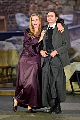 Bad Hersfelder Festspiele - Lysistrata . Schauspieler Jörg Thieme und Schauspielerin Anne Lebinsky während der Fotoprobe zur Inszenierung Lysistrata im Rahmen der Bad Hersfelder Festspiele am 02.07.2026 in der Stiftsruine Bad Hersfeld. 20260702MWI132375 *** Bad Hersfeld Festival: Lysistrata —Actor Jörg Thieme and actress Anne Lebinsky during the photo shoot for the production of Lysistrata as part of the Bad Hersfeld Festival on July 2, 2026, at the Stiftsruine in Bad Hersfeld 20260702MWI132375