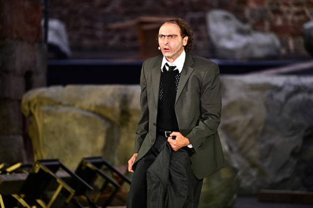 Bad Hersfelder Festspiele - Lysistrata . Schauspieler Jörg Thieme während der Fotoprobe zur Inszenierung Lysistrata im Rahmen der Bad Hersfelder Festspiele am 02.07.2026 in der Stiftsruine Bad Hersfeld. 20260702MWI132380 *** Bad Hersfeld Festival: Lysistrata Actor Jörg Thieme during the photo shoot for the production of Lysistrata as part of the Bad Hersfeld Festival on July 2, 2026, at the Stiftsruine in Bad Hersfeld 20260702MWI132380