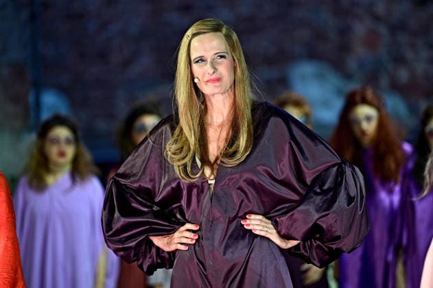 Bad Hersfelder Festspiele - Lysistrata . Schauspielerin Anne Lebinsky während der Fotoprobe zur Inszenierung Lysistrata im Rahmen der Bad Hersfelder Festspiele am 02.07.2026 in der Stiftsruine Bad Hersfeld. 20260702MWI132511 *** Bad Hersfeld Festival: Lysistrata—Actress Anne Lebinsky during the photo shoot for the production of Lysistrata as part of the Bad Hersfeld Festival on July 2, 2026, at the Stiftsruine in Bad Hersfeld 20260702MWI132511