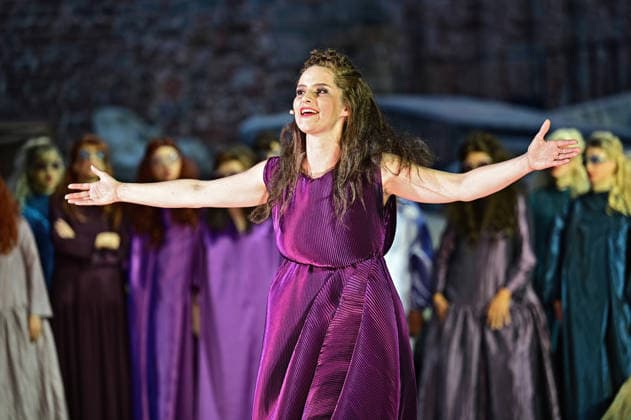 Bad Hersfelder Festspiele - Lysistrata . Schauspielerin Gioia Osthoff während der Fotoprobe zur Inszenierung Lysistrata im Rahmen der Bad Hersfelder Festspiele am 02.07.2026 in der Stiftsruine Bad Hersfeld. 20260702MWI132523 *** Bad Hersfeld Festival: Lysistrata—Actress Gioia Osthoff during the photo shoot for the production of Lysistrata as part of the Bad Hersfeld Festival on July 2, 2026, at the Stiftsruine in Bad Hersfeld 20260702MWI132523