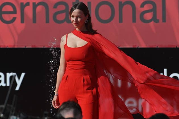 Czech actress and singer Berenika Kohoutova arrives at the opening of the 60th Karlovy Vary International Film Festival, on June 3, 2026, in Karlovy Vary, Czech Republic. (CTKxPhoto SlavomirxKubes) CTKPhotoP2026070306438  CTKPhotoP2026070306438