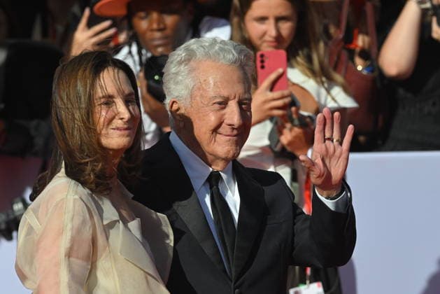 American actor Dustin Hoffman, right, and his wife Lisa arrive at the opening of the 60th Karlovy Vary International Film Festival, on June 3, 2026, in Karlovy Vary, Czech Republic. (CTKxPhoto SlavomirxKubes) CTKPhotoP2026070307019  CTKPhotoP2026070307019