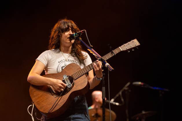 July 2, 2026, Milwaukee, Wisconsin, U.S: ELIZABETH STOKES of The Beths during the Summerfest Music Festival in Milwaukee, Wisconsin Milwaukee U.S  - ZUMAs135 20260702_zap_s135_161 Copyright: xDanielxDeSloverx