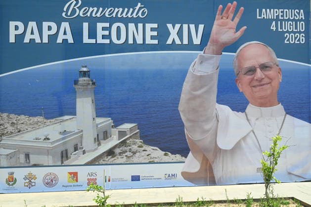 Daily life in Lampedusa before the arrival of Pope Leo XIV LAMPEDUSA, ITALY - JULY 3: A banner welcoming Pope Leo XIV is displayed ahead of his visit to Lampedusa on July 4, as local residents, security forces and NGOs prepare to welcome the pontiff while tourists and locals continue their daily summer activities in Lampedusa, Italy, on July 3, 2026. Valeria Ferraro Anadolu Lampedusa Italy. Editorial use only. Please get in touch for any other usage.  Copyright: x2026xAnadoluxValeriaxFerrarox