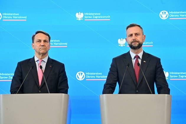 RECORD DATE NOT STATED 03.07.2026 WARSZAWA KONFERENCJA PRASOWA MINISTRA SPRAW ZAGRANICZNYCH I MINISTRA OBRONY NARODOWEJ July 3, 2026, Warsaw – Press conference by the Polish Minister of Foreign Affairs and the Polish Minister of National Defence N Z RADOSLAW SIKORSKI WLADYSLAW KOSINIAK KAMYSZ FOT DAMIAN BURZYKOWSKI NEWSPIX.PL NEWSPIX.PL --- newspix.pl 