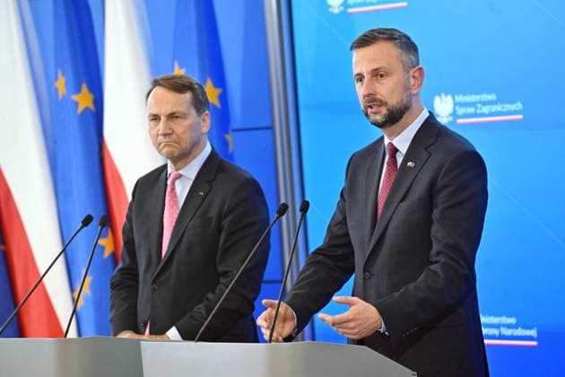 RECORD DATE NOT STATED 03.07.2026 WARSZAWA KONFERENCJA PRASOWA MINISTRA SPRAW ZAGRANICZNYCH I MINISTRA OBRONY NARODOWEJ July 3, 2026, Warsaw – Press conference by the Polish Minister of Foreign Affairs and the Polish Minister of National Defence N Z RADOSLAW SIKORSKI WLADYSLAW KOSINIAK KAMYSZ FOT DAMIAN BURZYKOWSKI NEWSPIX.PL NEWSPIX.PL --- newspix.pl 