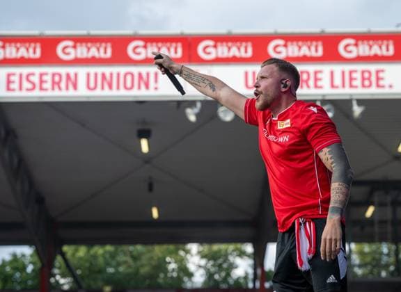 Fußballkultur, Saison 2026 2027, Das Konzert, Rapper Finch im Stadion An der Alten Försterei, Finchis Heimspiel, im Bild: Finch, 03.07. 2026, *** Soccer Culture, 2026–2027 Season, The Concert, Rapper Finch at the An der Alten Försterei Stadium, Finch s Home Game, Pictured: Finch, July 3, 2026, Copyright: xMatthiasxKochx