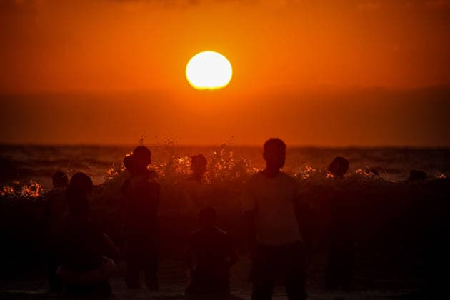 Palestinians flock to the coastline seeking relief from the heat GAZA CITY, GAZA, PALESTINE - JULY 03: As Israel s attacks on the Gaza Strip continues and soaring temperatures intensifies already harsh living conditions, Palestinians flock to the coastline seeking relief in Gaza City, Gaza, Palestine on July 03, 2026. Escaping the sweltering heat inside their tents, many sought relief by swimming off the coast of Gaza City, hoping to cool off and briefly escape the hardships of war. Saeed M. M. T. Jaras Anadolu Gaza City Gaza. Editorial use only. Please get in touch for any other usage.  Copyright: x2026xAnadoluxSaeedxM.xM.xT.xJarasx