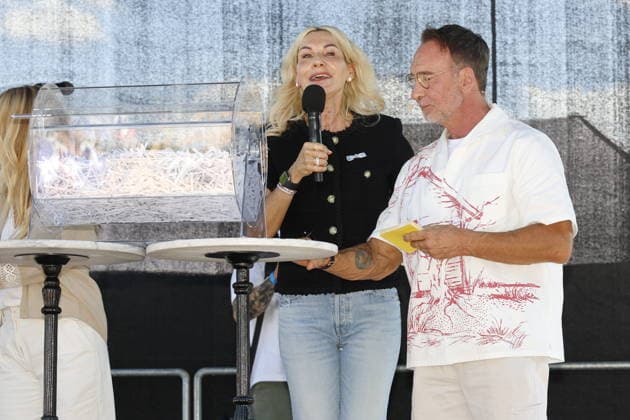 Saskia Greipl Charity Sommerfest 2026 Saskia Greipl-Kostantinidis und Jochen Bendel beim Greipl Charity Sommerfest zugunsten von LichtBlick Seniorenhilfe e.V. im Prof. Erich Greipl Stadion. Ismaning, 03.07.2026 Ismanin b.München Stadion Ismaning Bayern D *** Saskia Greipl Charity Summer Festival 2026 Saskia Greipl Kostantinidis and Jochen Bendel at the Greipl Charity Summer Festival to benefit LichtBlick Seniorenhilfe e.V. at the Prof. Erich Greipl Stadium in Ismaning, July 3, 2026, Ismaning near Munich, Ismaning Stadium, Bavaria, Germany Copyright: xAgenturxMatthiasxWehnertx xReinhardxZichyx