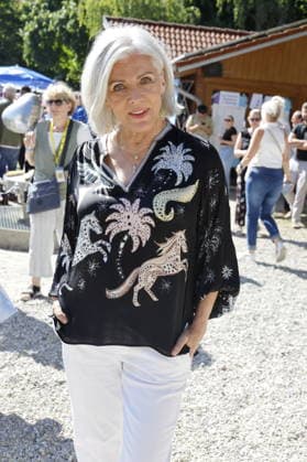 Saskia Greipl Charity Sommerfest 2026 Birgit Schrowange beim Greipl Charity Sommerfest zugunsten von LichtBlick Seniorenhilfe e.V. im Prof. Erich Greipl Stadion. Ismaning, 03.07.2026 Ismanin b.München Stadion Ismaning Bayern D *** Saskia Greipl Charity Summer Festival 2026 Birgit Schrowange at the Greipl Charity Summer Festival to benefit LichtBlick Seniorenhilfe e.V. at the Prof. Erich Greipl Stadium in Ismaning, July 3, 2026, Ismaning near Munich, Ismaning Stadium, Bavaria, Germany Copyright: xAgenturxMatthiasxWehnertx xReinhardxZichyx