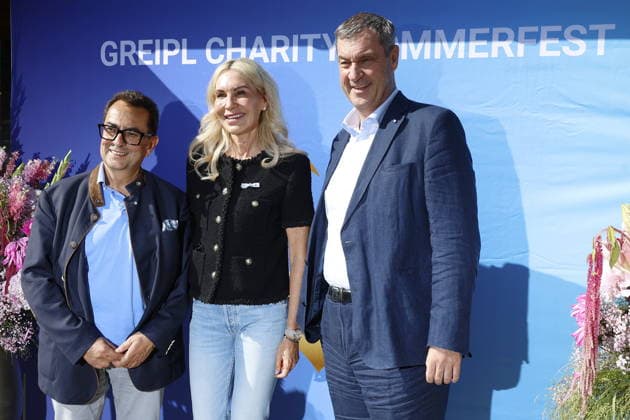 Saskia Greipl Charity Sommerfest 2026 Stavros Kostantinidis, Saskia Greipl-Kostantinidis und Markus Söder beim Greipl Charity Sommerfest zugunsten von LichtBlick Seniorenhilfe e.V. im Prof. Erich Greipl Stadion. Ismaning, 03.07.2026 Ismanin b.München Stadion Ismaning Bayern D *** Saskia Greipl Charity Summer Festival 2026 Stavros Kostantinidis, Saskia Greipl Kostantinidis and Markus Söder at the Greipl Charity Summer Festival to benefit LichtBlick Seniorenhilfe e.V. at the Prof. Erich Greipl Stadium in Ismaning, July 3, 2026, Ismaning near Munich, Ismaning Stadium, Bavaria, Germany Copyright: xAgenturxMatthiasxWehnertx xReinhardxZichyx